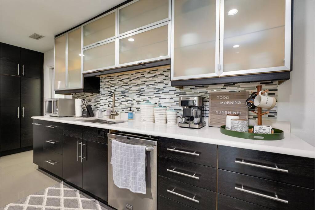 Uf Sunshine House - Patio & Bbq - Chef Kitchen - Ev Car Station - Upscale Neighborhood! Βίλα Γκέινσβιλ Εξωτερικό φωτογραφία